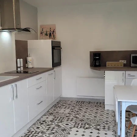 Confortable Pres Du Mans Avec Piscine, Parc De Jeux Et Velo - Fr-1-410-364 בית נופש Louplande